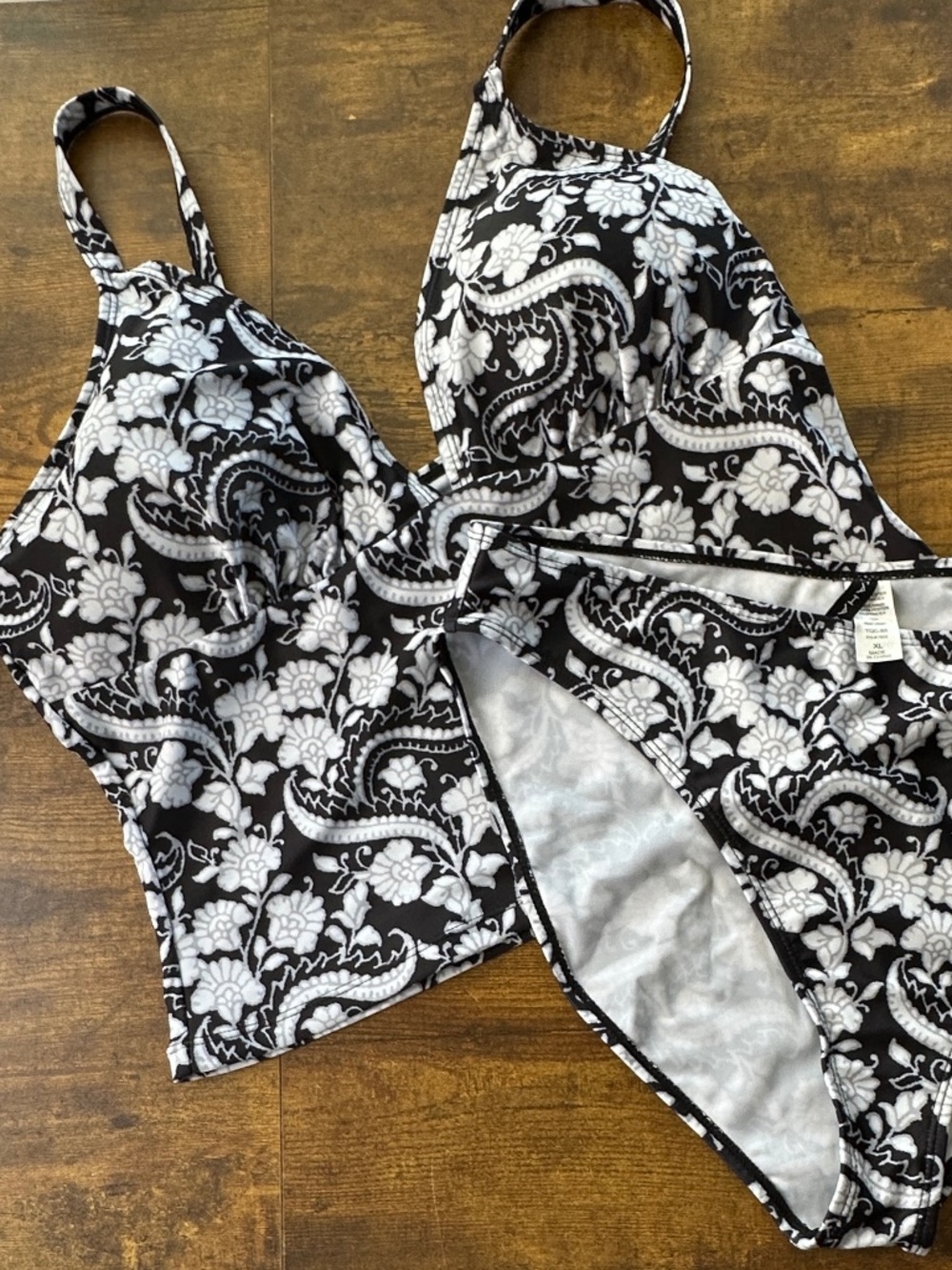 Tahari 2-Piece Tankini Bikini Set Black White Floral Paisley Print Size XL